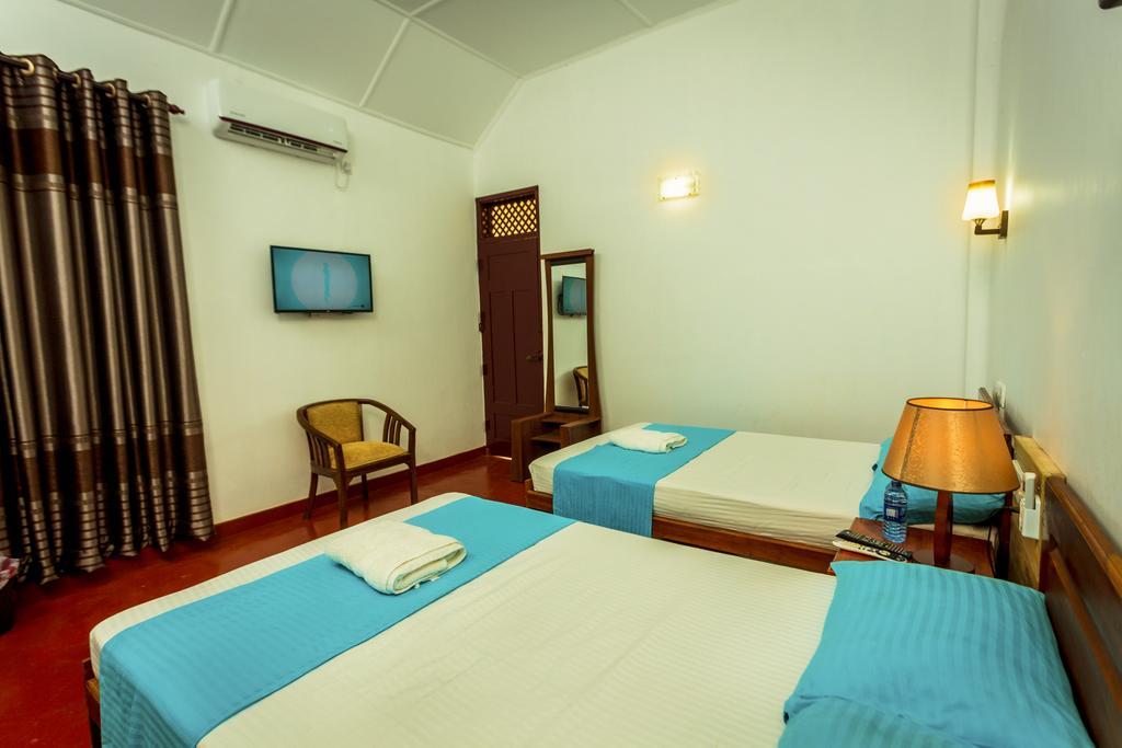 Dayanithi Guest House Jaffna Exterior foto