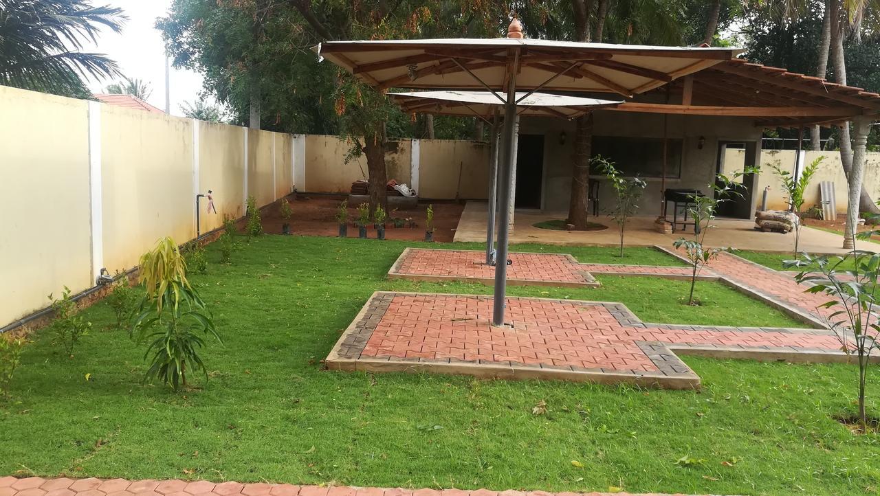 Dayanithi Guest House Jaffna Exterior foto